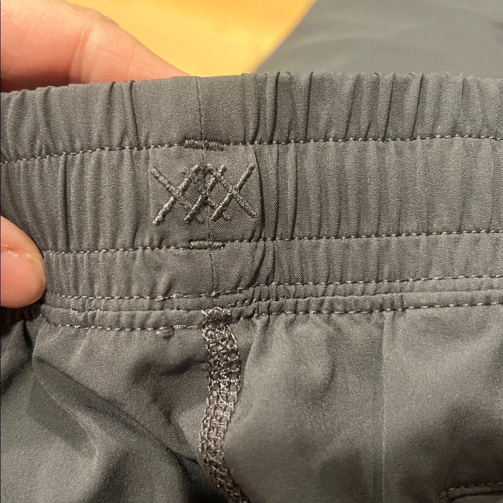 Rhône‎ men’s gray athletic shorts. Like new no liner drawstring